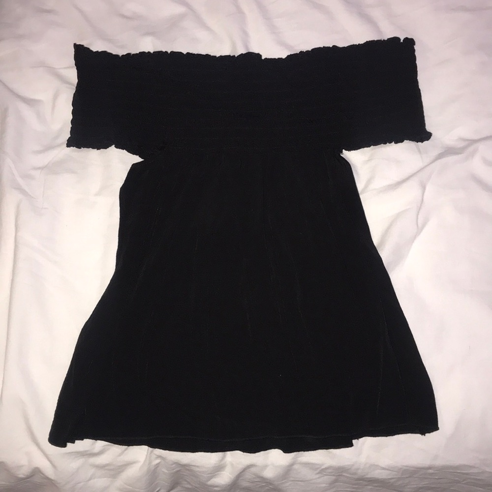 Brandy Melville Off-the-shoulder-Top